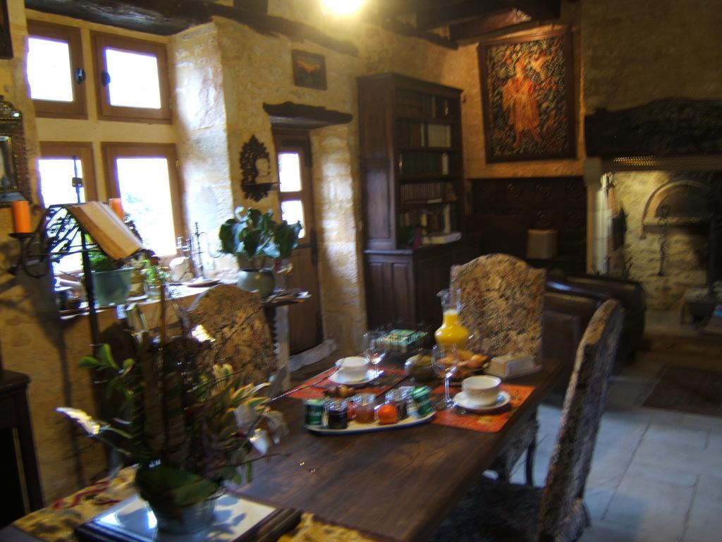 Gites Des 3 Vallees Salignac Eyvigues ภายนอก รูปภาพ